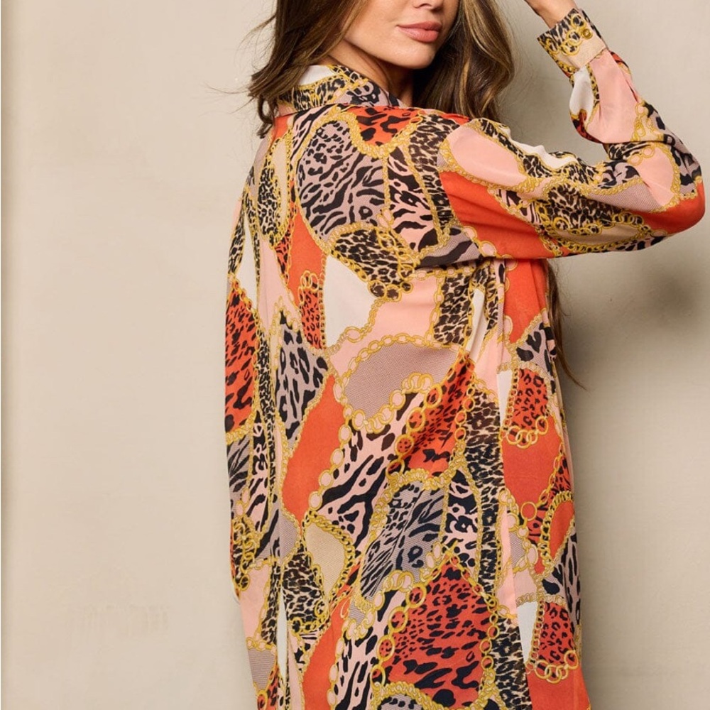Long sleeves shirt, animal print.